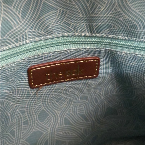 Crossbody - Picture 6 of 8